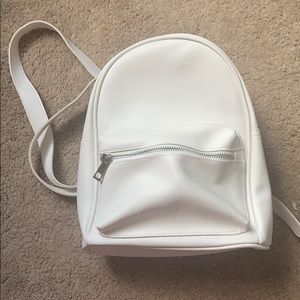 White small forever 21 pack back